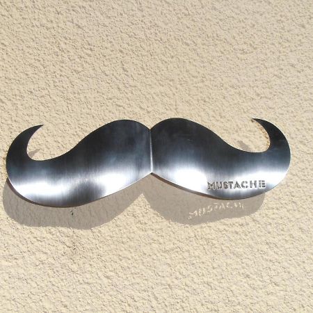 Mustache Studio โอเร็ม ภายนอก รูปภาพ