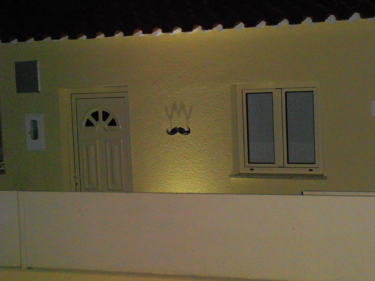 Mustache Studio โอเร็ม ภายนอก รูปภาพ
